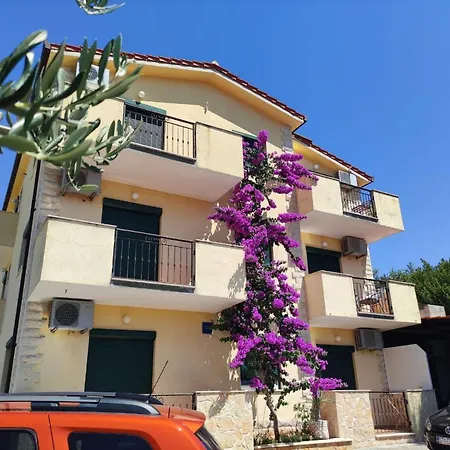 Apartment Mia Trogir Exterior photo